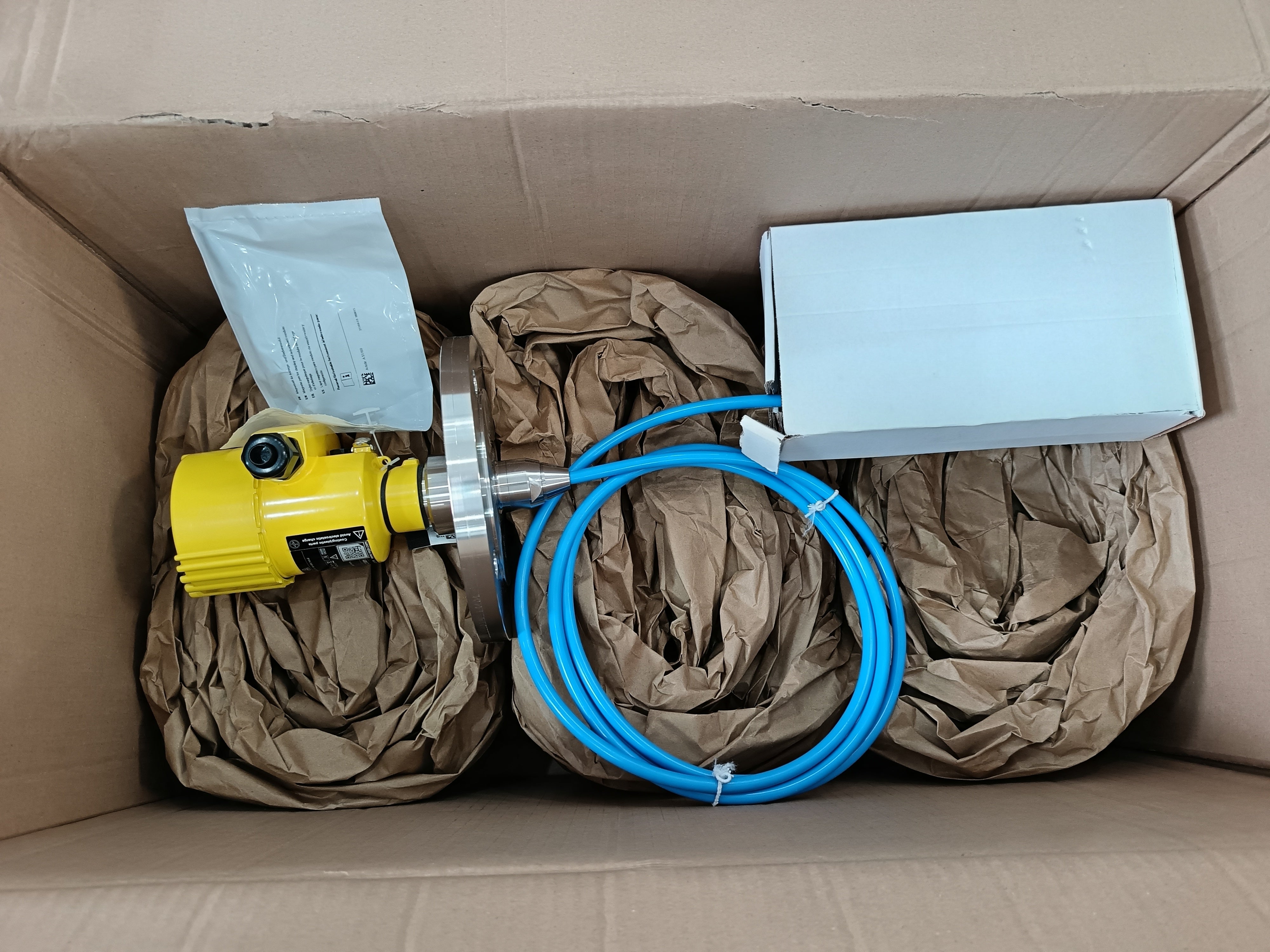 VEGA VEGABAR 86 Submersible pressure transmitter with ceramic measuring cell
