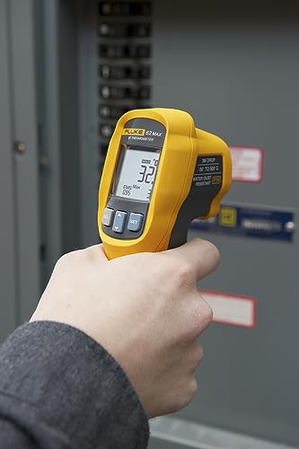 Fluke 62 Max Industrial Infrared Thermometer, -22 to +932 Degree F Range, Single Laser Targeting, 10:1 Distance to Spot Ratio, IP54 Rating, Includes 3 Year Warranty, (Not for Human Temp)