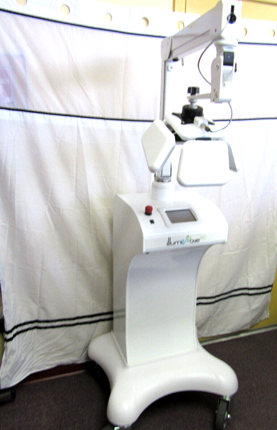 IllumiWave 180 Bio-Stimulation Laser Hair Rejuvenation | Alo Tech Solutions