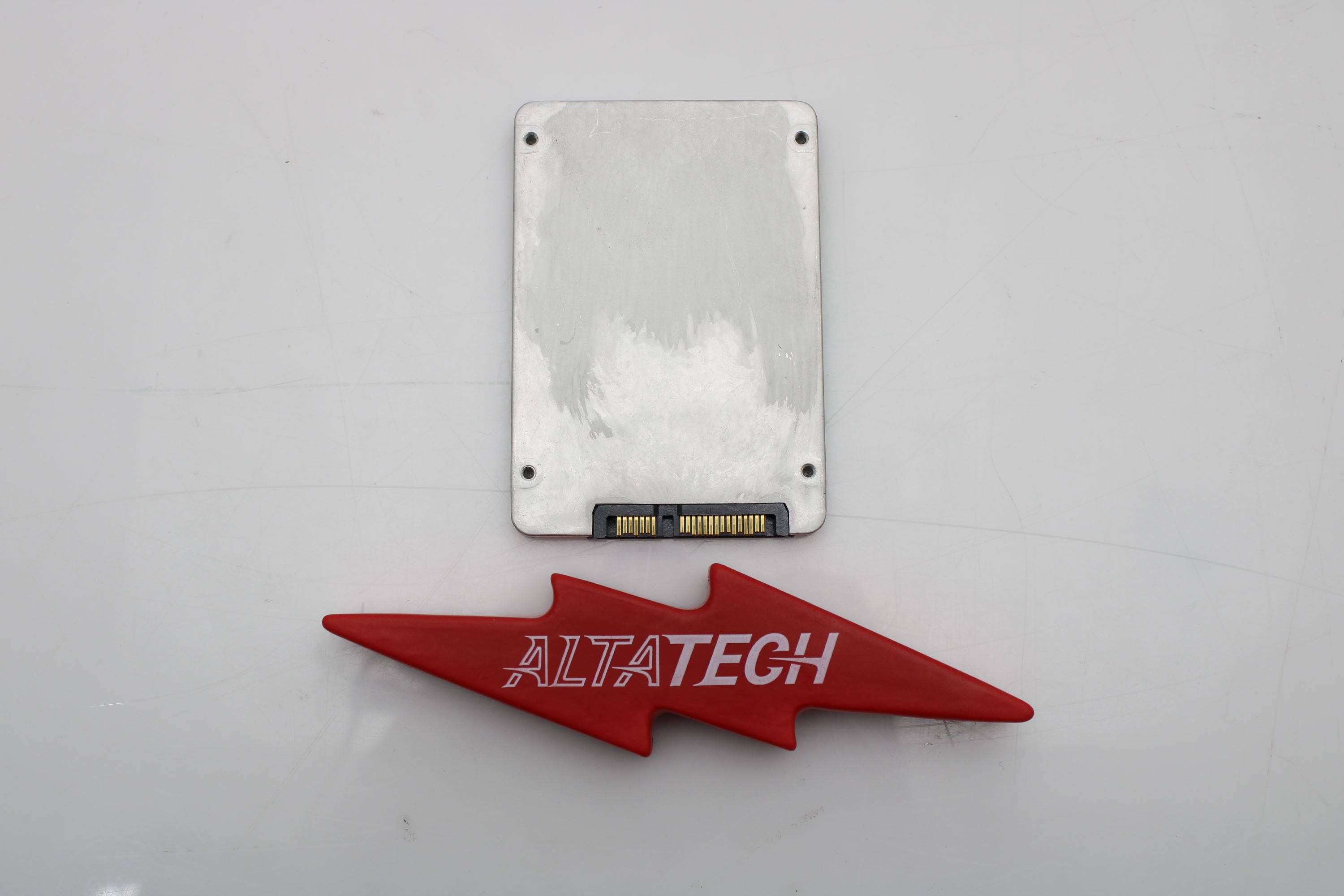 Dell MCCKT 600GB SSD Sata 2.5 3g mlc HDD