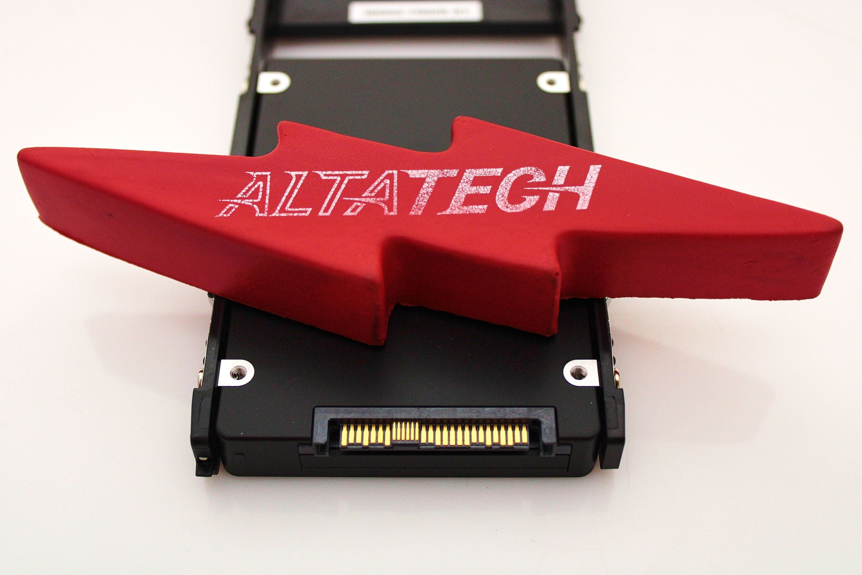 EMC 005052698 7.68TB SSD SAS 2.5 12G NVME PowerMax 2000/8000