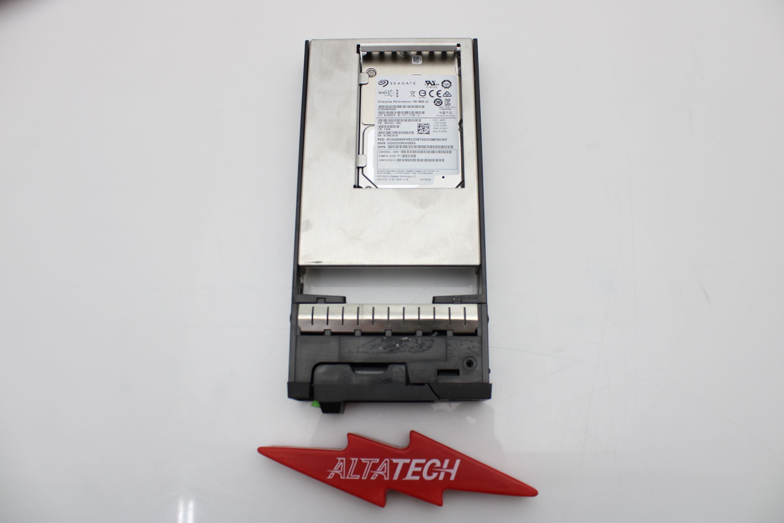 Fujitsu CA07339-E136 600GB 15K SAS 2.5/3.5 Hybrid Tray 12G