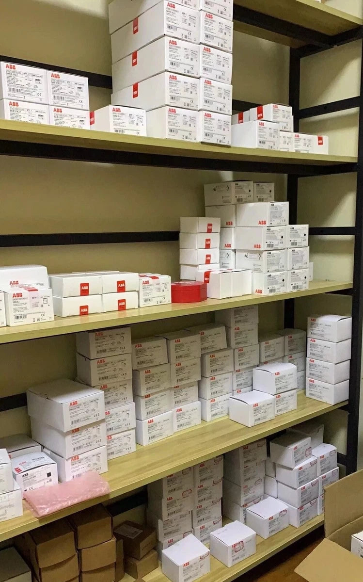 1PCS IDEC FC4A-J8C1 INPUT MODULE . NEW IN BOX . DHL|386570639848