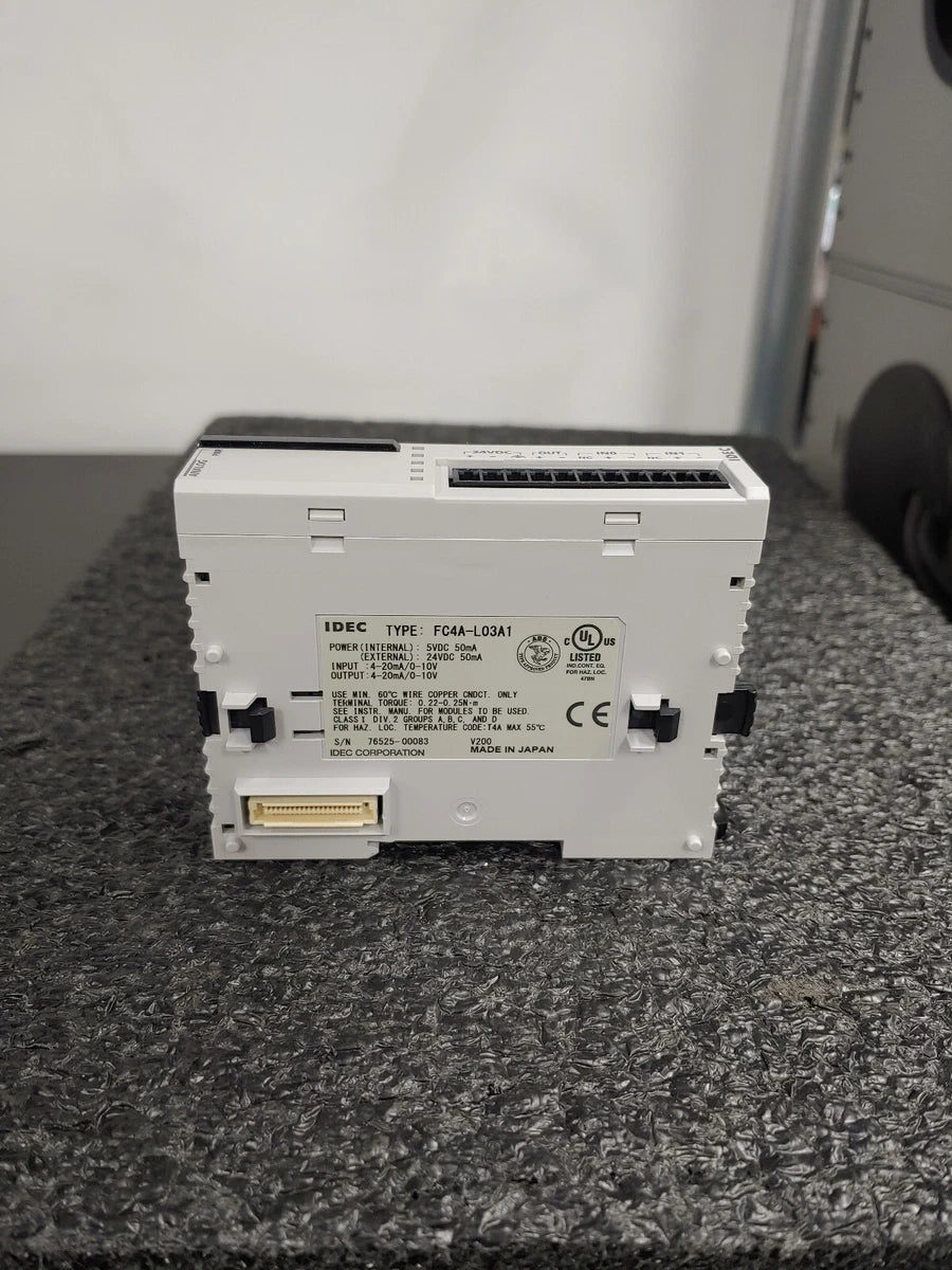 IDEC FC4A-L03A1 MicroSmart Analog I/O Module