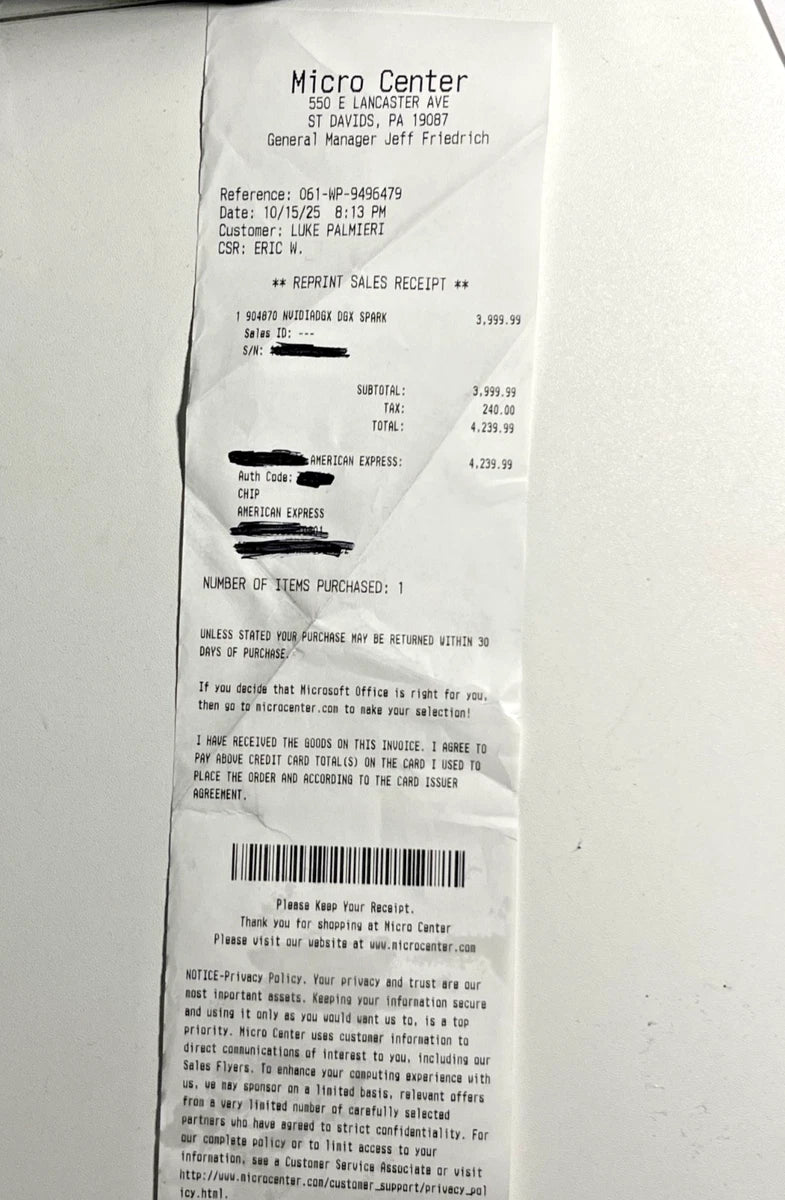 NVIDIA DGX Spark 4 TB NVMe 128 GB DDR5x Unified • New