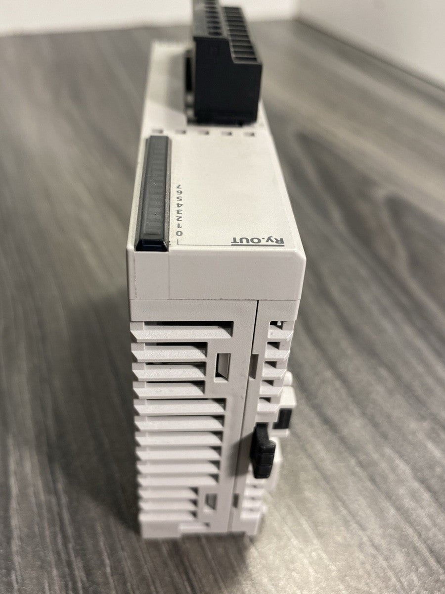 IDEC FC4A-R081 MicroSmart Digital I/O Module 8-Pt Output Relay- USA