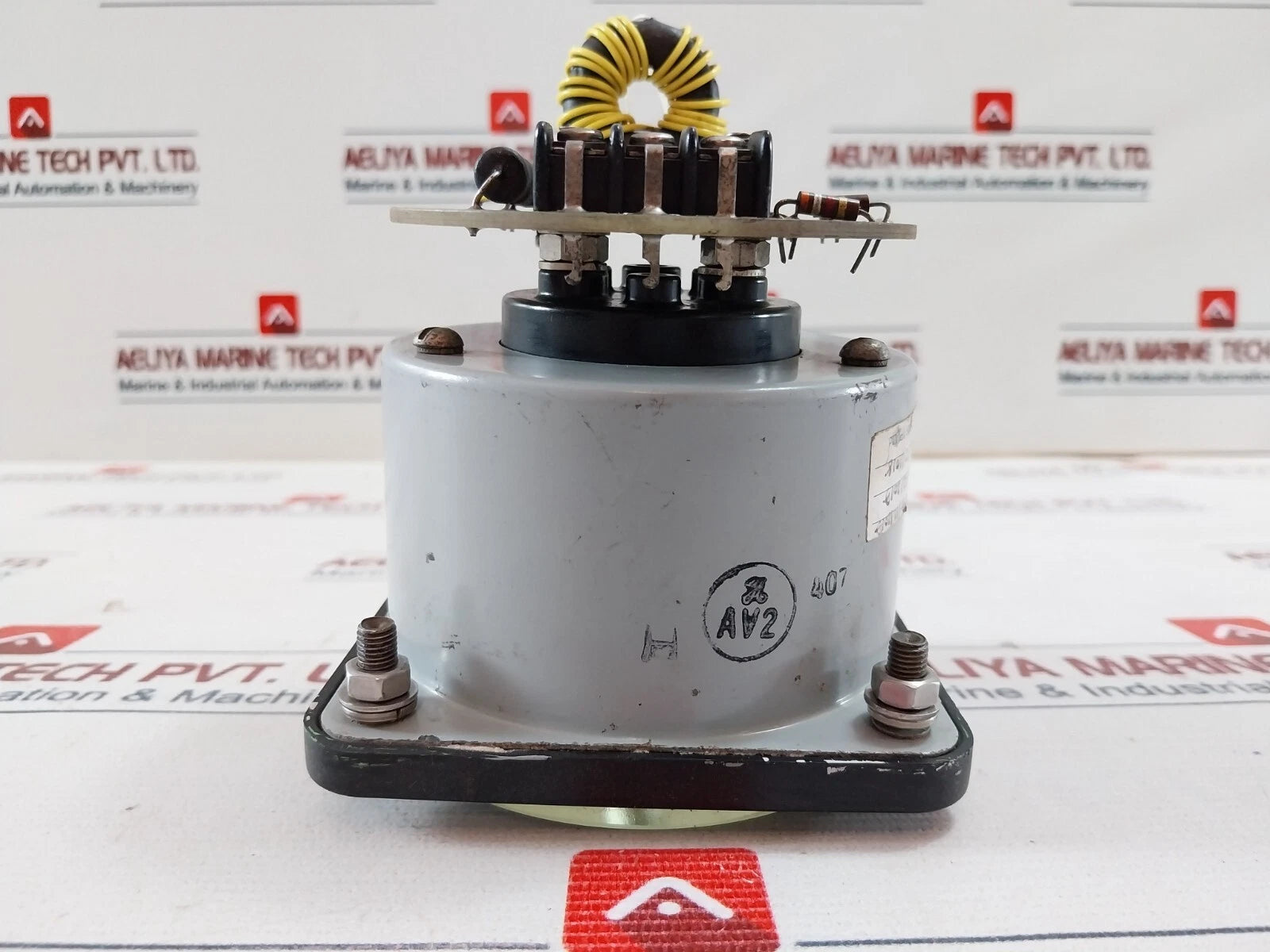 General Electric DB40 DC Ammeter Precise Industrial Current Measurement Device