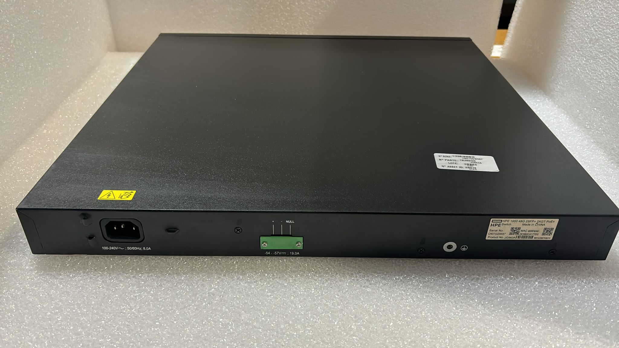 JG963A	HP Switch 1950-48G-2SFP+-2XGT-PoE+ (370W)