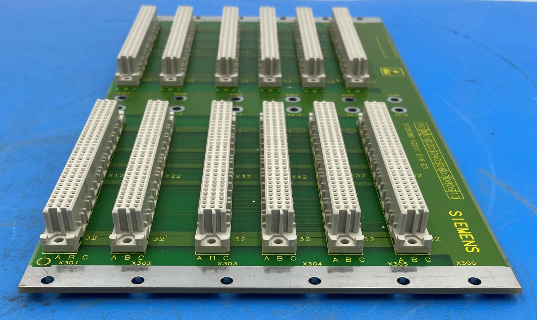 BACKPLANE D18 (05726380/5726380 SIEMENS