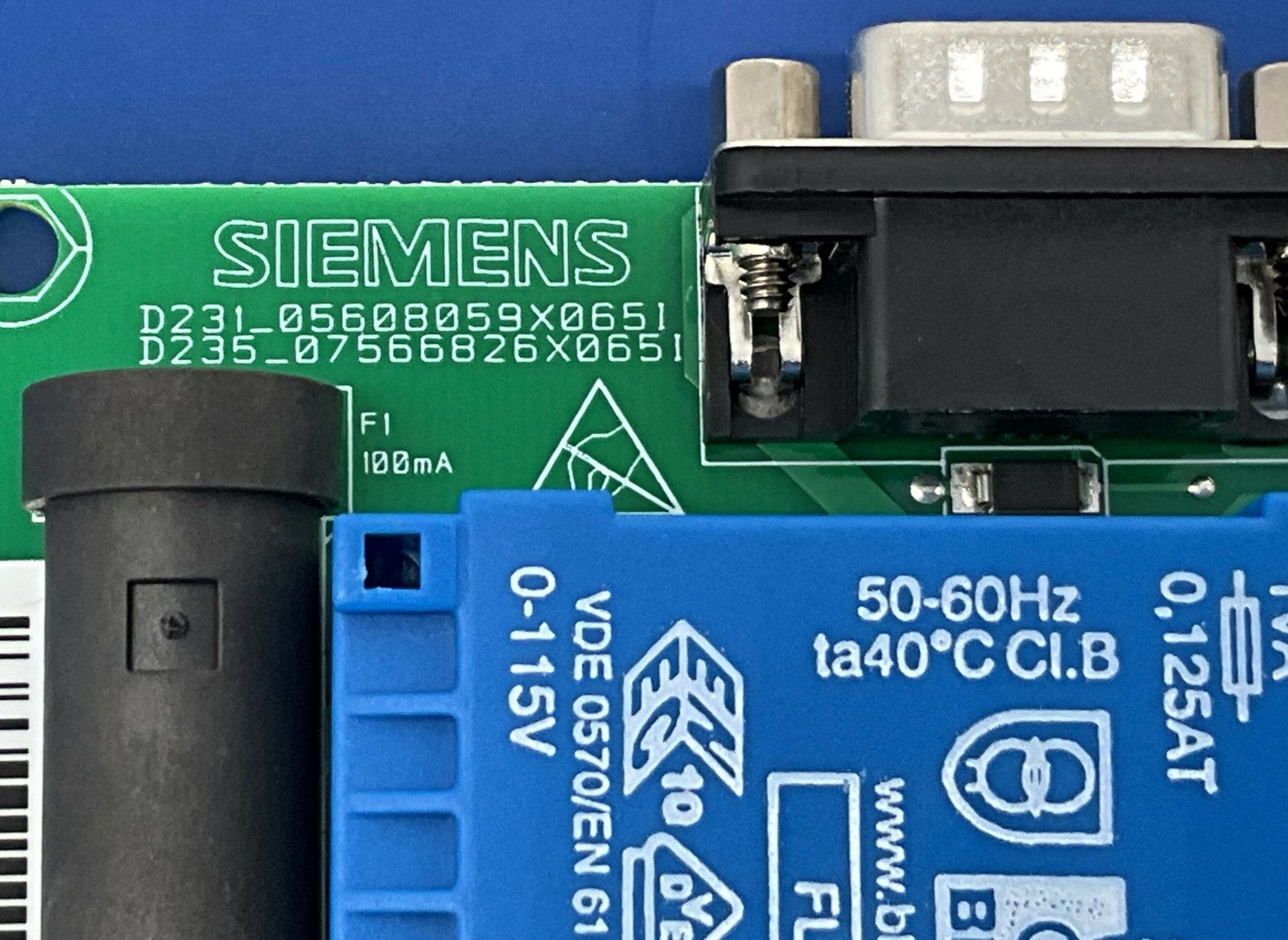 CIRCUIT BOARD D231/D235 VIDEO DIST. (05608059/5608059/07566826 SIEMENS