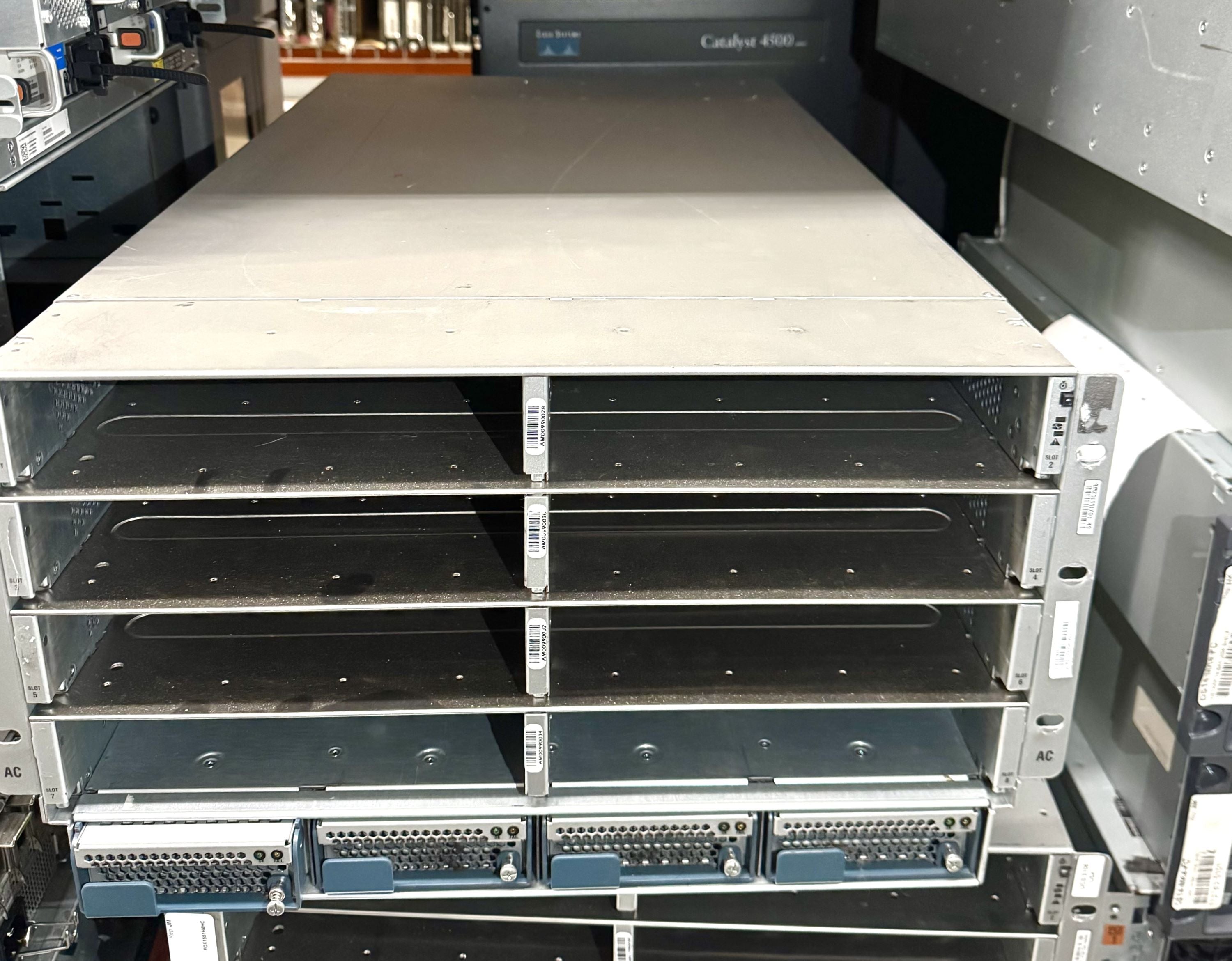 Cisco N20-C6508 UCS 5108 BLADE CHASSIS