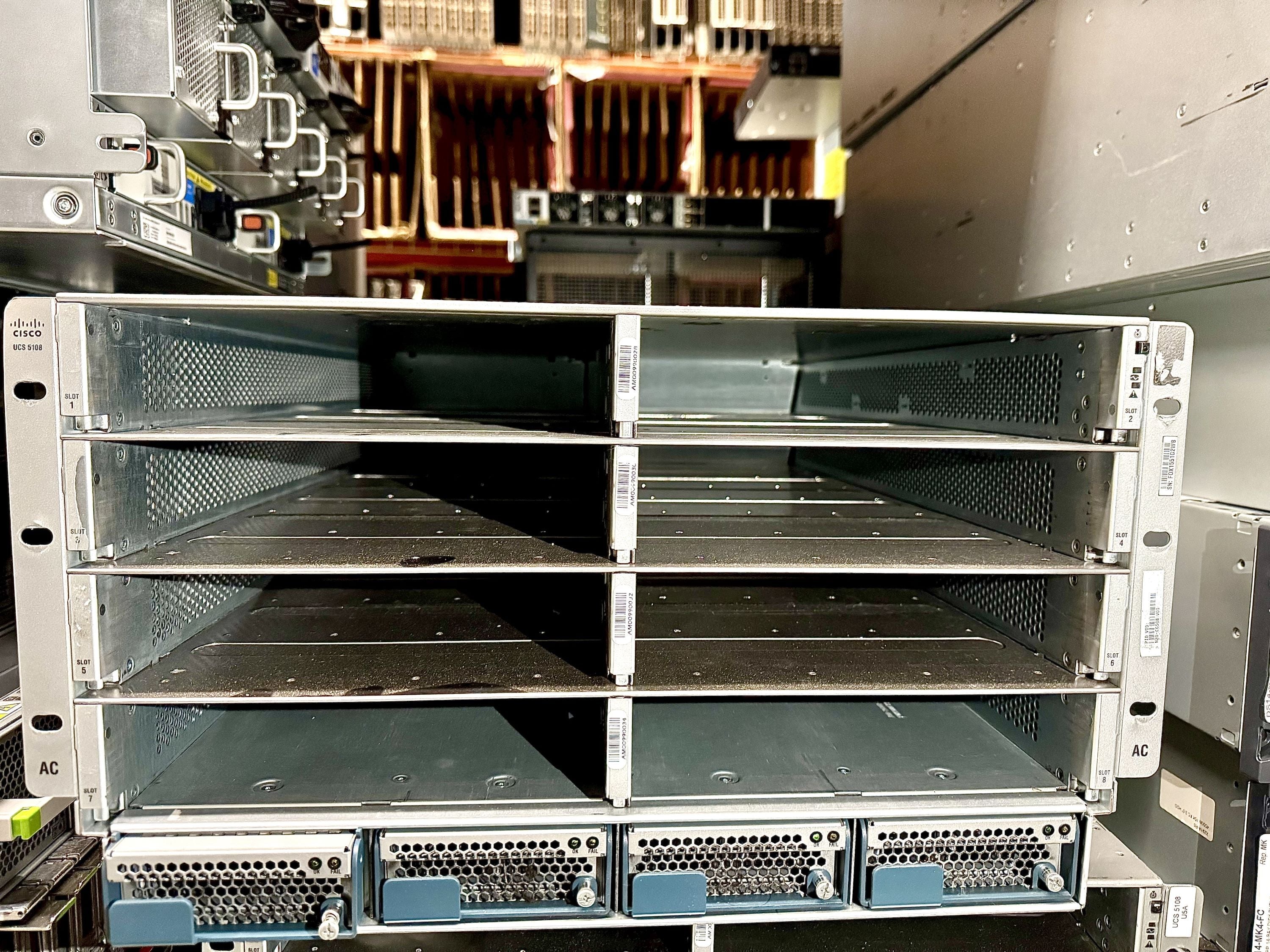 Cisco N20-C6508 UCS 5108 BLADE CHASSIS