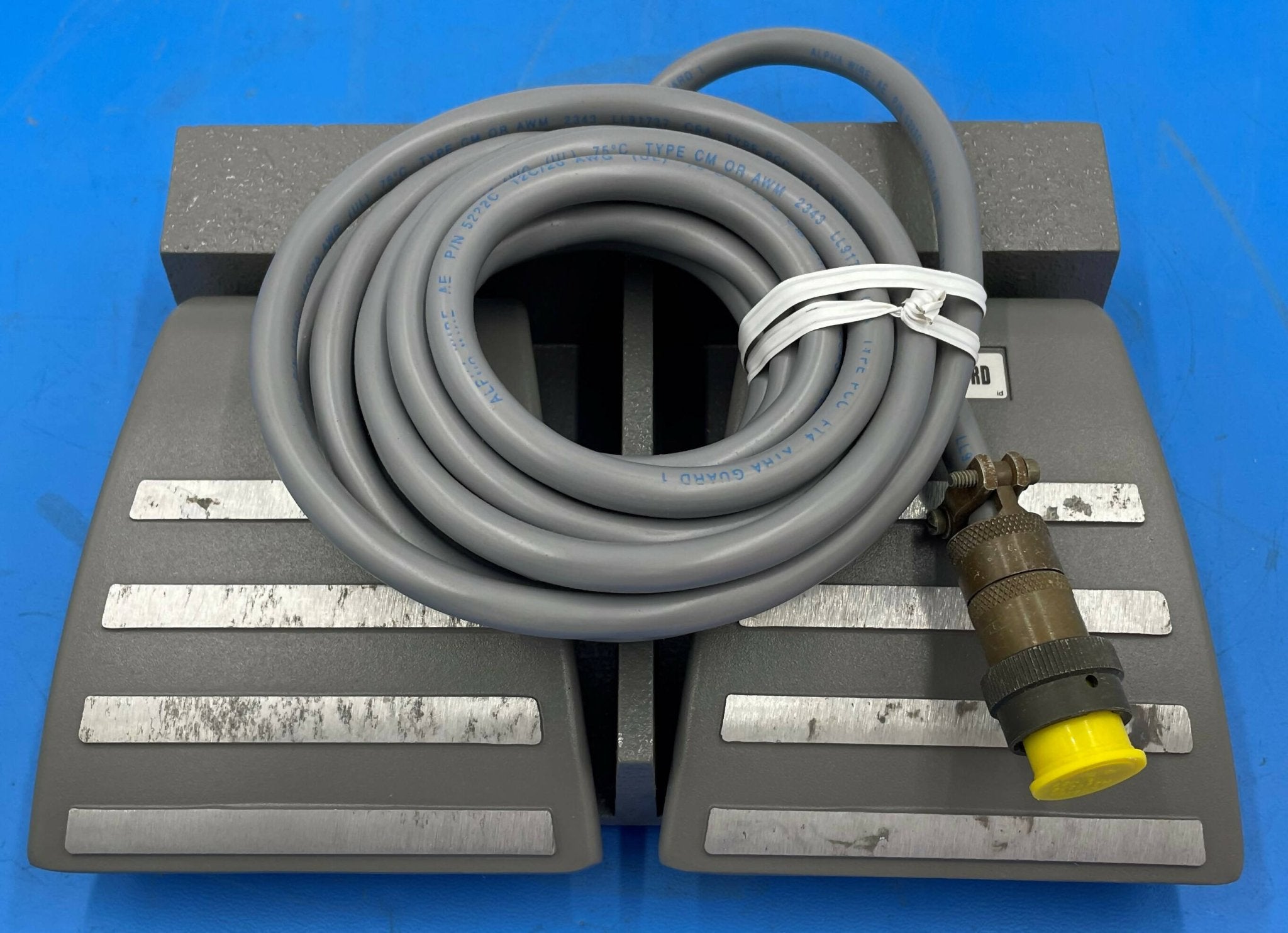 FOOT SWITCH NEW (46-197799 P5 REV. 006 GE