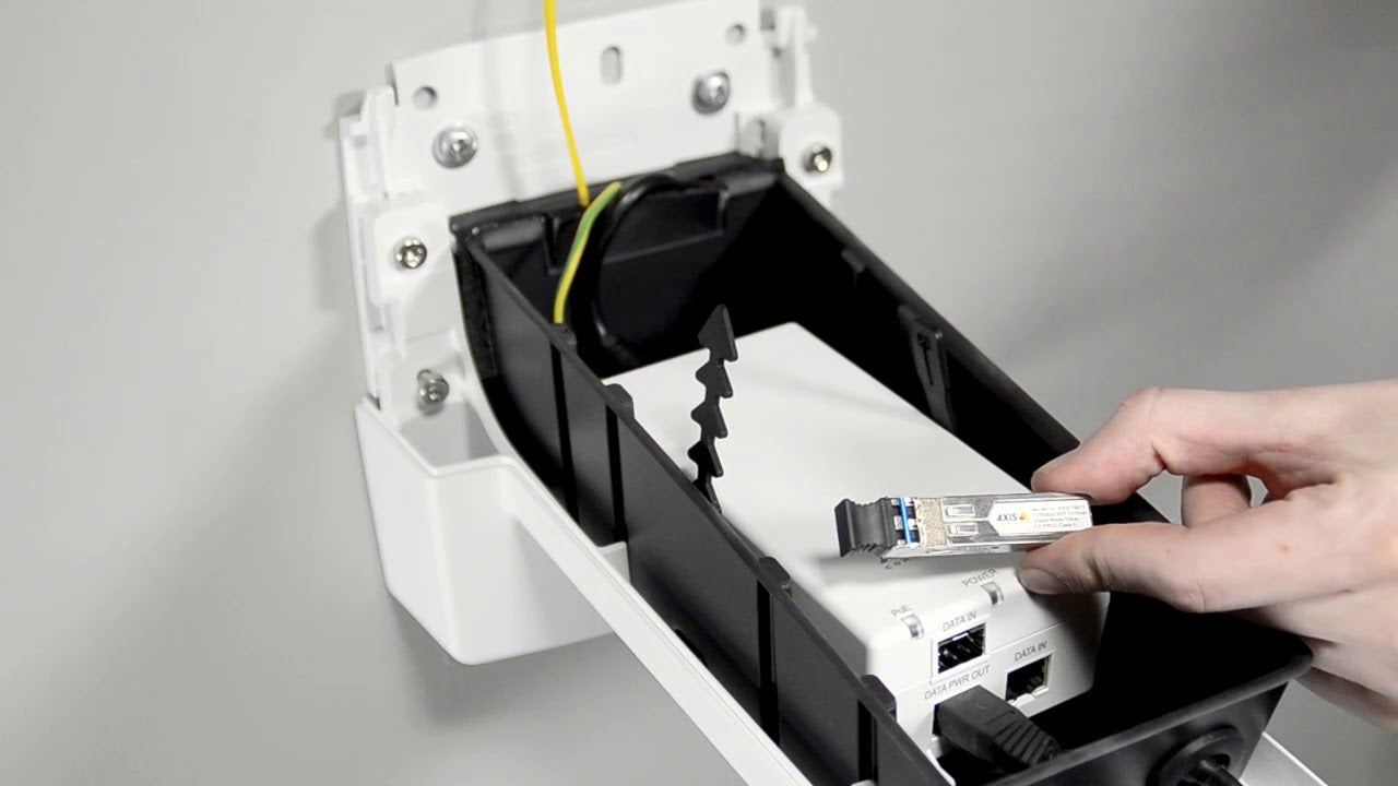 AXIS T8154 60W SFP Midspan installation