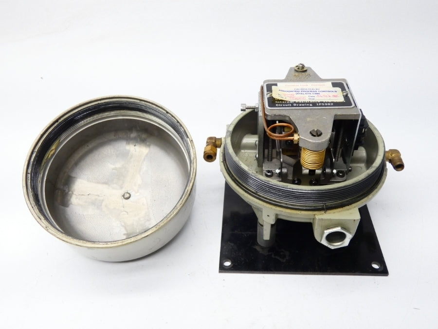 FISHER 546 3-15PSI UNMP