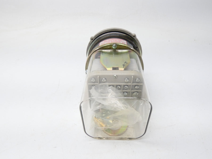 DWYER A3002 120VAC 10A 25PSI 0-2" NSMP