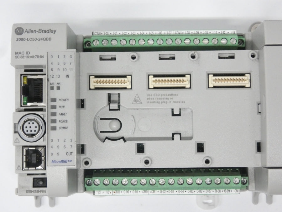 ALLEN BRADLEY 2080-LC50-24QBB SER. A F/W 10.011 24VDC/VAC 1A (NO COVER) UNMP