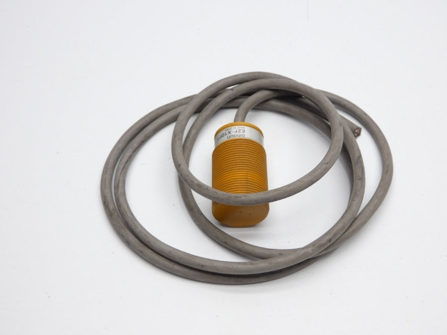 OMRON E2F-X10F1 12-24VDC UNMP