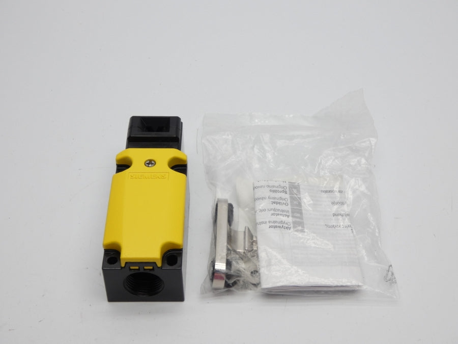 SIEMENS 3SE5112-0QV10 240V 4A NSMP