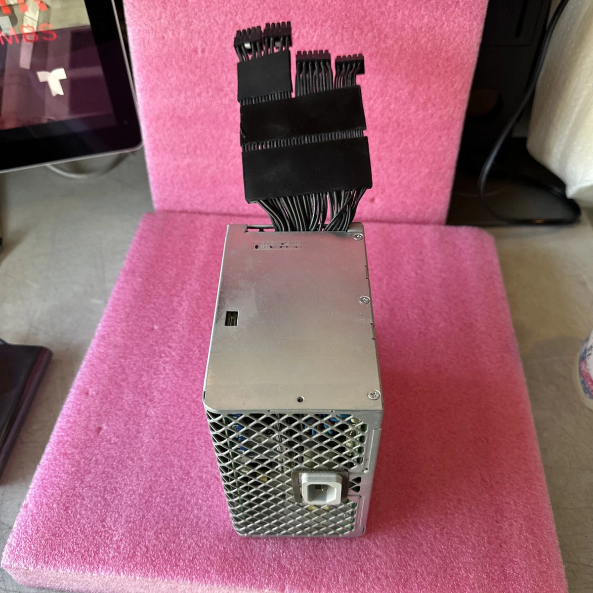 Apple 980W Power Supply for Mac Pro 3,1 (Early 2008 *Used* 614-0409