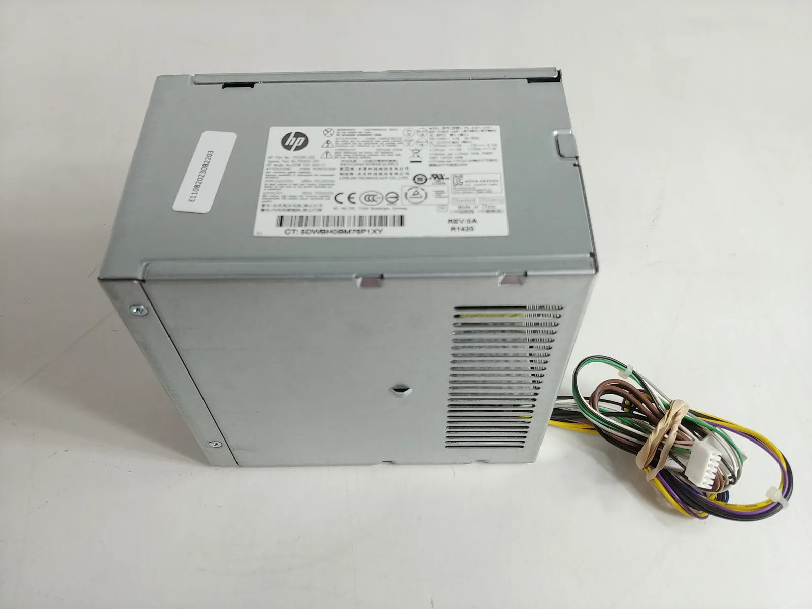 Fonte de alimentação HP HP 702306-002 ProDesk 600 G1 320 W 6 pinos para desktop