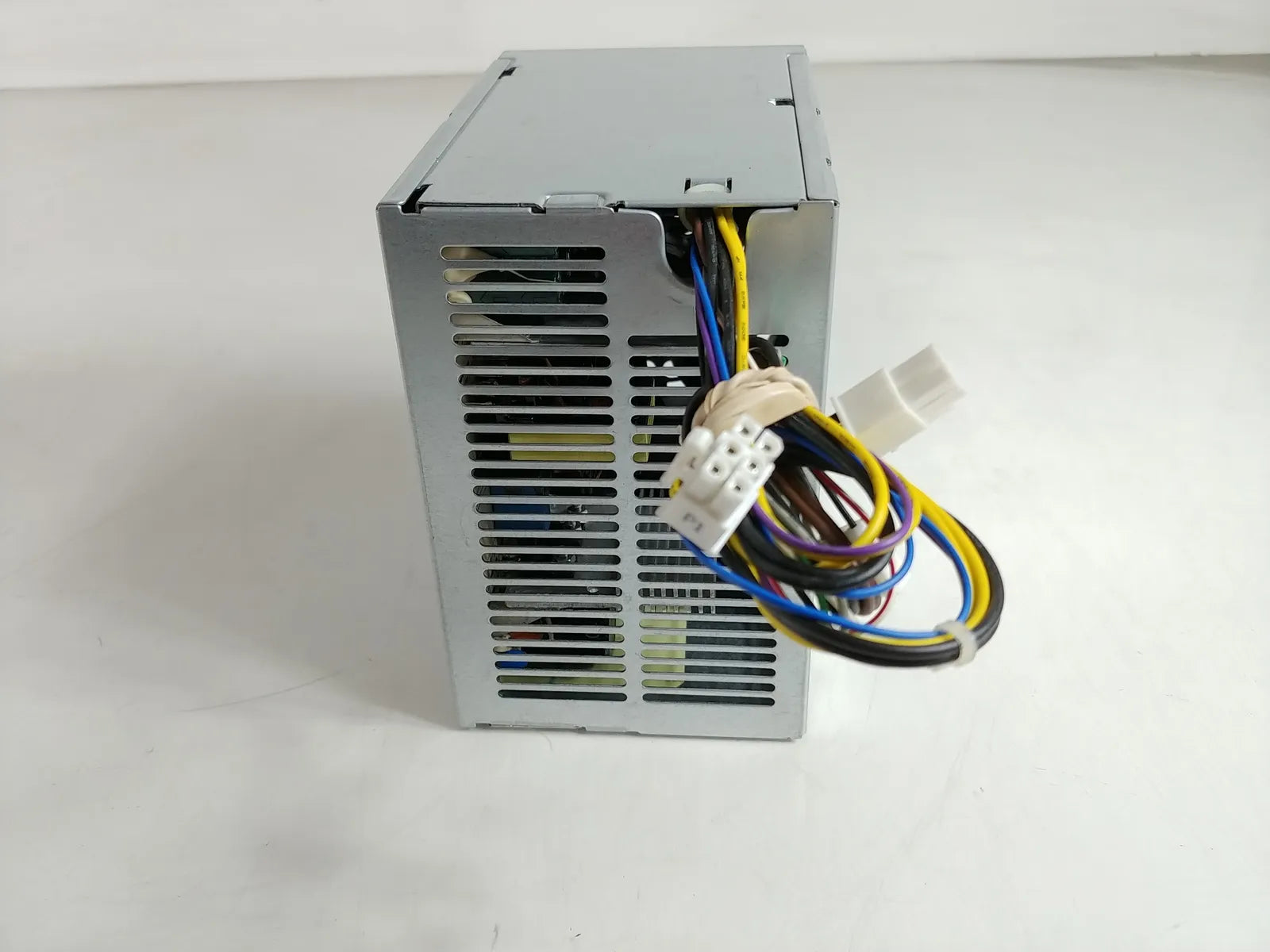Fonte de alimentação HP HP 702306-002 ProDesk 600 G1 320 W 6 pinos para desktop
